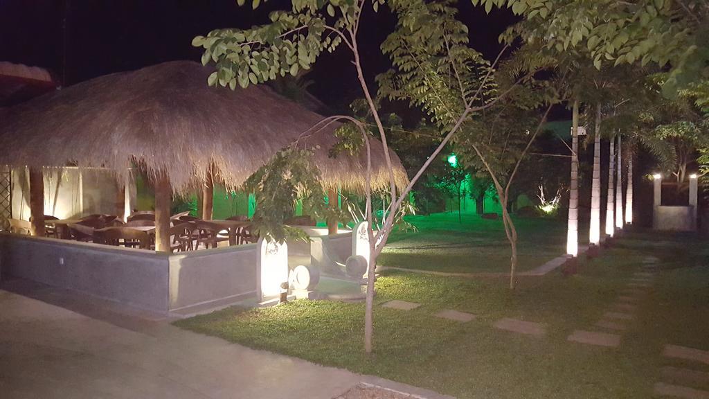Inlak Garden Hotel Negombo Exteriér fotografie