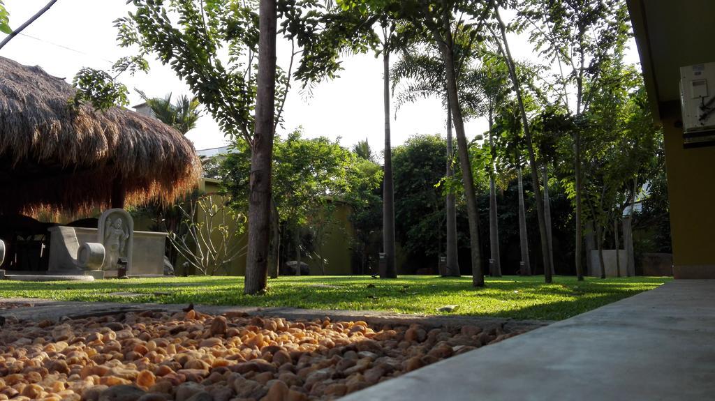 Inlak Garden Hotel Negombo Exteriér fotografie